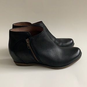 Dansko Layla Wedge Bootie size 39